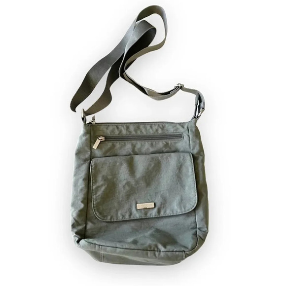 Baggallini Classic Gray‎ Flap Closure Crossbody Bag Travel Purse Organizer Nylon - Picture 1 of 9